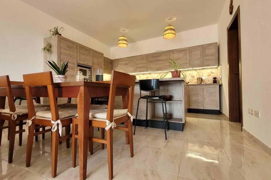 Luxury En-Suite Double. Beach-House With Sea Views Mellieħa Extérieur photo